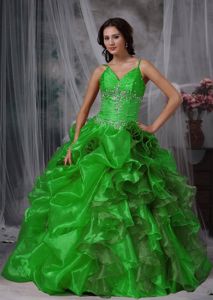 Grass Green Spaghetti Straps Ruched Quince Dresses with Ruffles